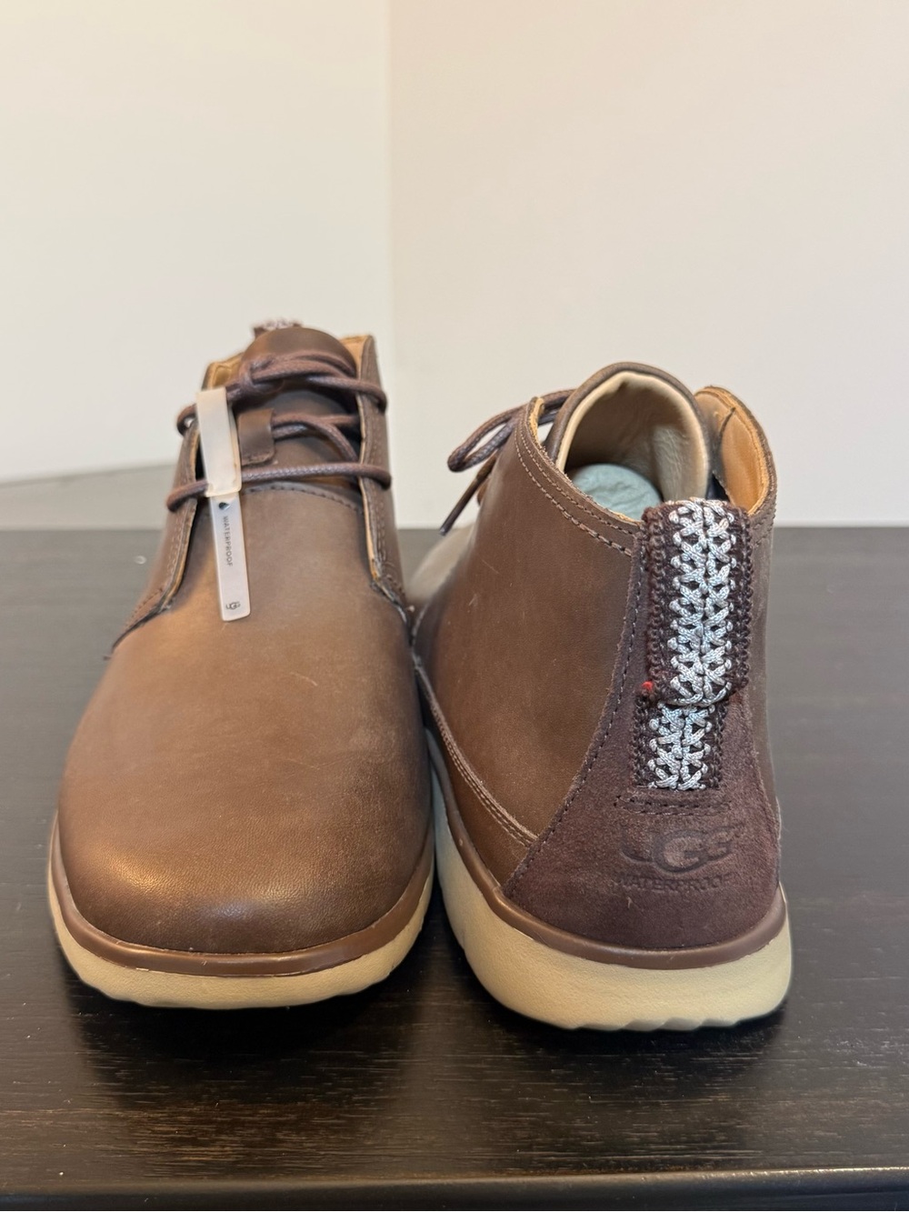 UGG Men's Brown Leather Chukka Boots with Contrast Heel Stitch